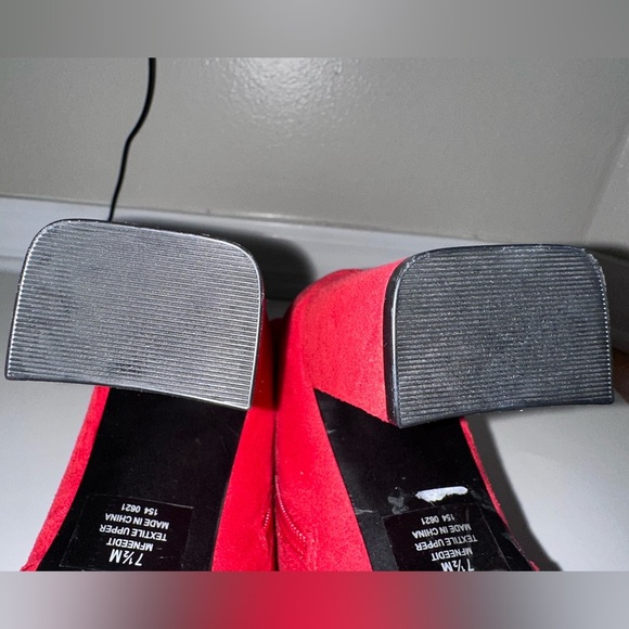 Marc Fisher Red Ankle Boots Sleek Minimalist Design NWOT - Picture 9 of 11